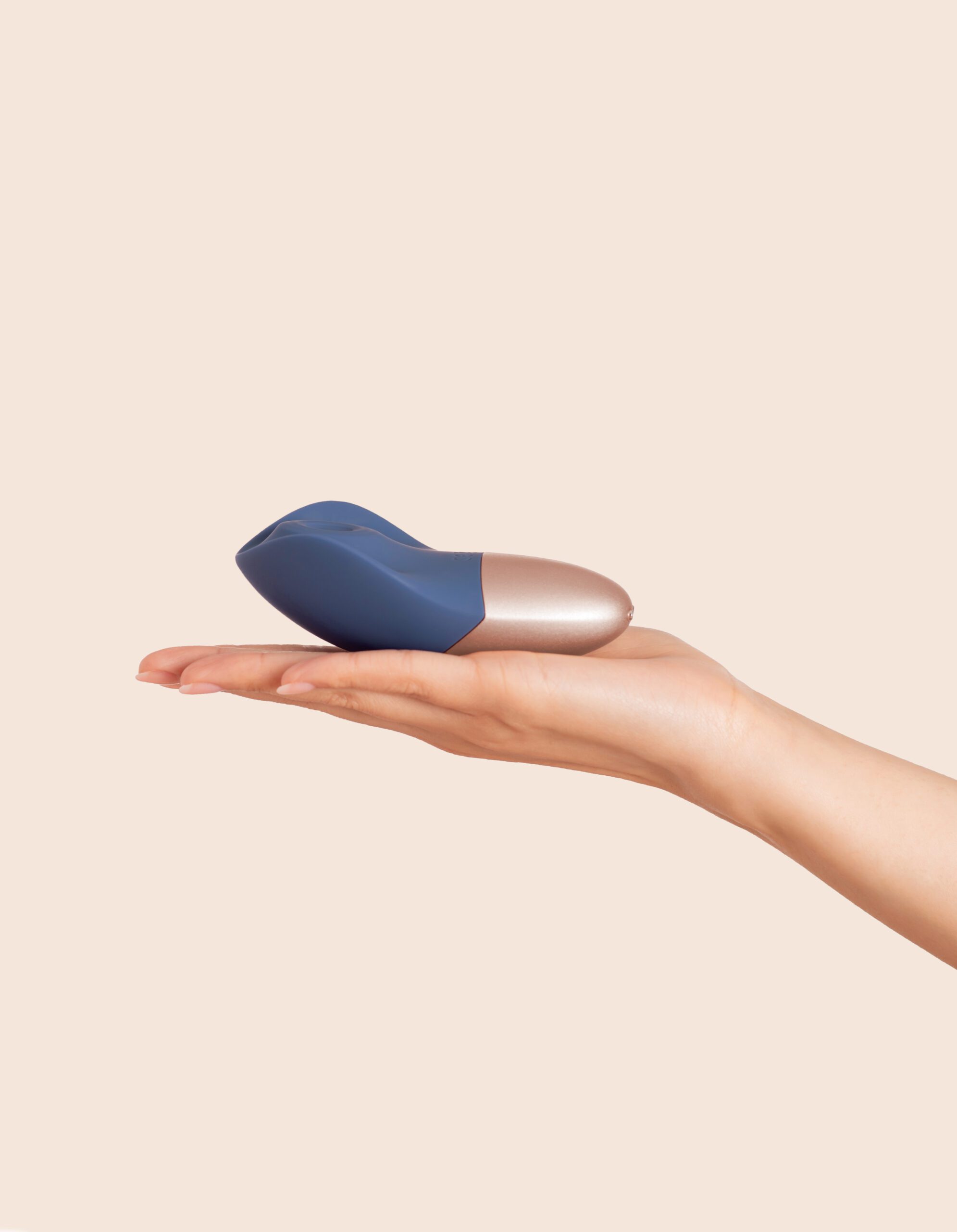 6728 In-Hand 2 3500x4500